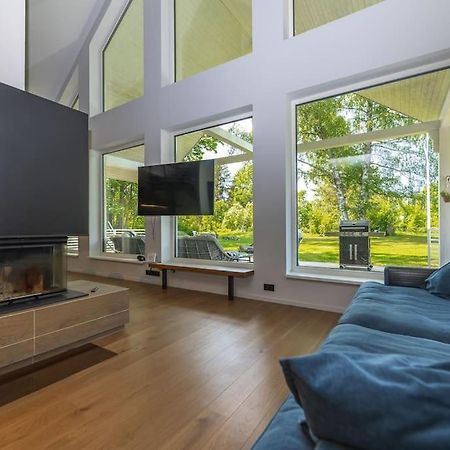 Modern Villa With Sauna & Hot Tub Hiiumaa Extérieur photo
