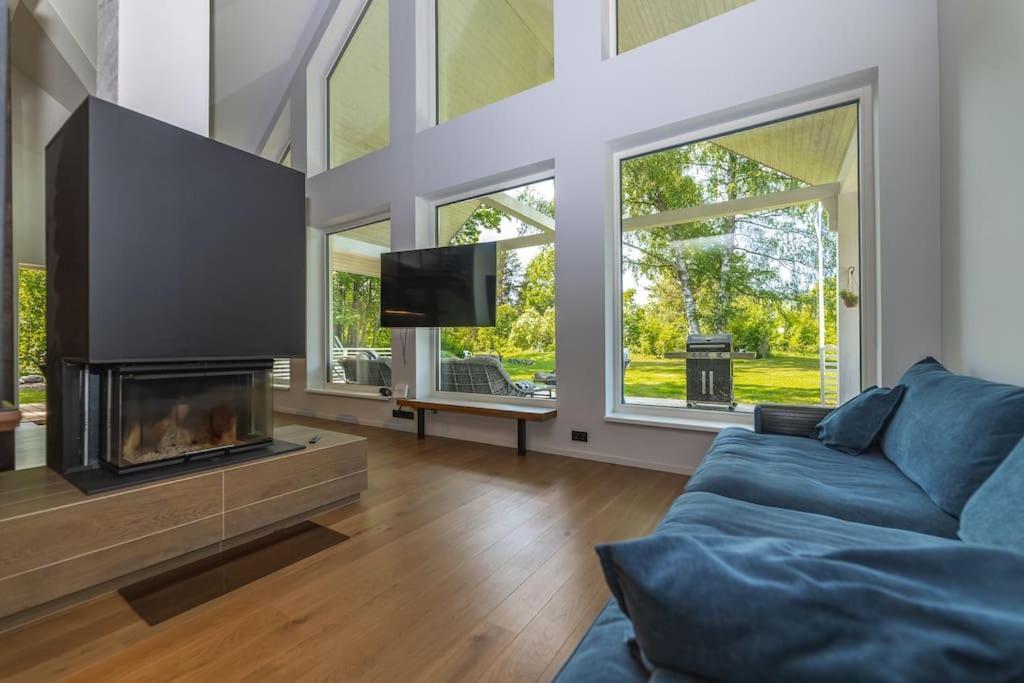 Modern Villa With Sauna & Hot Tub Hiiumaa Extérieur photo