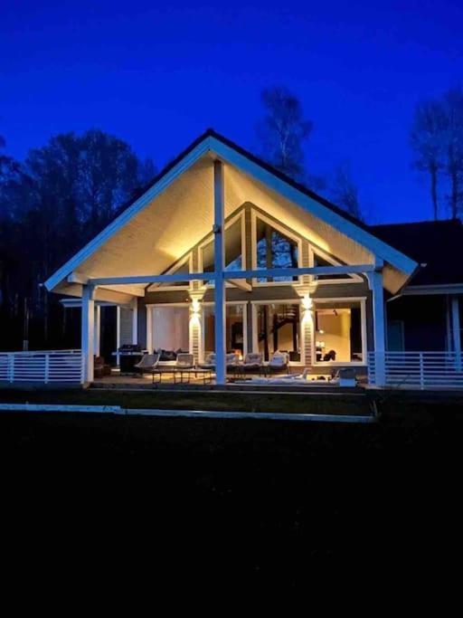 Modern Villa With Sauna & Hot Tub Hiiumaa Extérieur photo