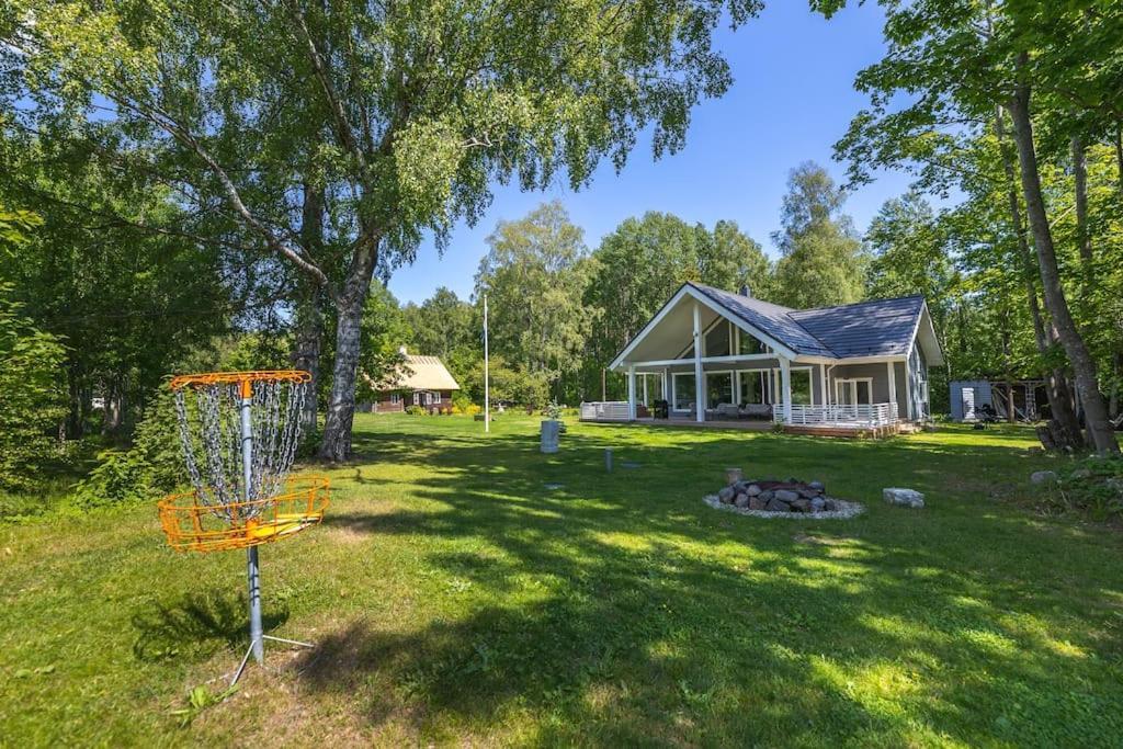 Modern Villa With Sauna & Hot Tub Hiiumaa Extérieur photo