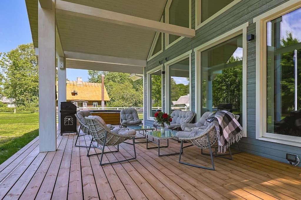 Modern Villa With Sauna & Hot Tub Hiiumaa Extérieur photo