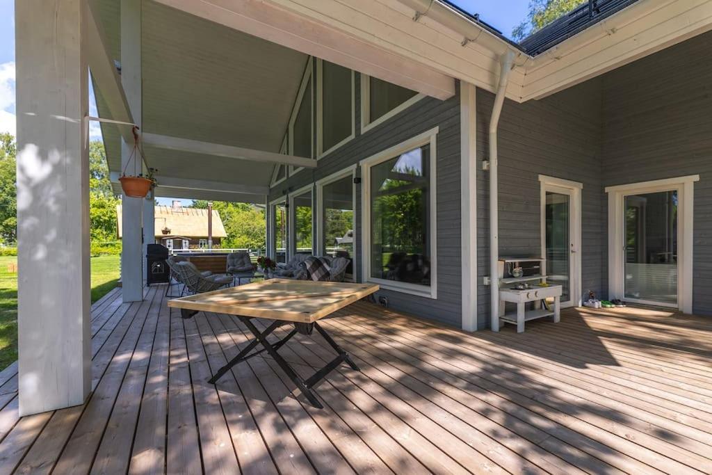 Modern Villa With Sauna & Hot Tub Hiiumaa Extérieur photo