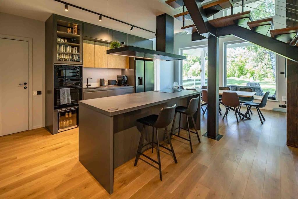 Modern Villa With Sauna & Hot Tub Hiiumaa Extérieur photo